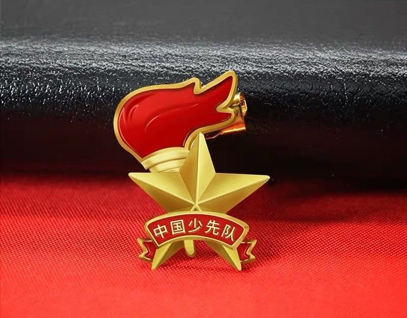 Young Pioneers badge, strong magnet, pin, for primary and middle school students, non-fading, universal
