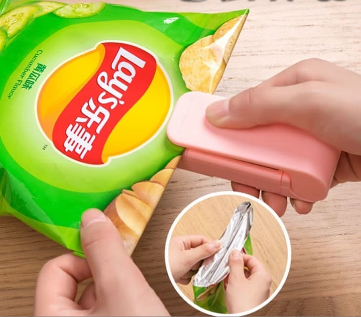 Portable Mini Sealer for Snack Bags and Food Plastic Bags, Household Quick Sealing