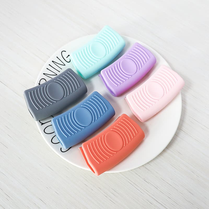 Kitchen heat-resistant gloves, microwave oven mitts, thickened silicone, high temperature resistant, non-scalding finger insulation tool