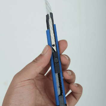Carbon Steel Black Blade Utility Knife - Portable Mini Cutter for Office, Parcel, Wallpaper, Art and Craft