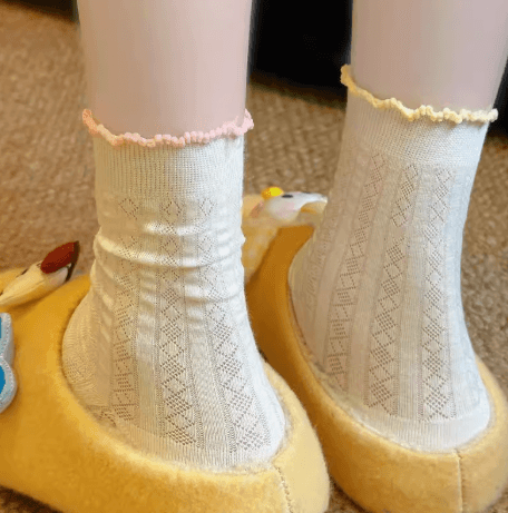 Women's Summer Thin Mesh Mid-Calf Socks, Breathable, Anti-Odour, Cute Lace Trim
