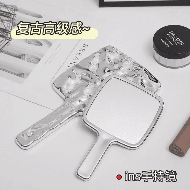 Premium handheld makeup mirror, retro style with handle, high appearance