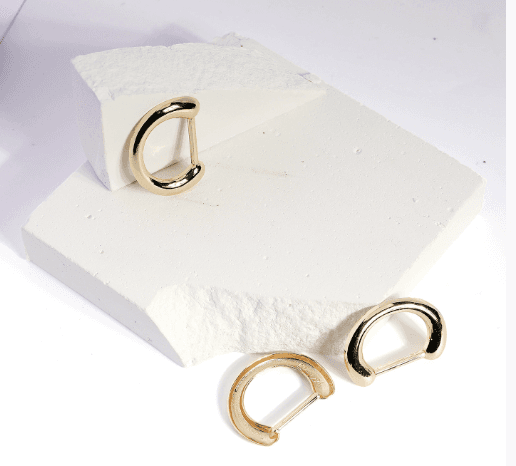 Metal D-ring accessory kit with buckles and hooks for bags and garments