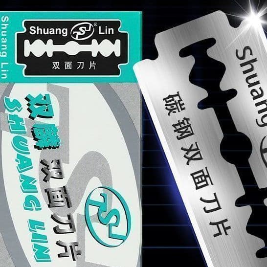 Double-edge razor blades for traditional safety razors, suitable for shaving face and body