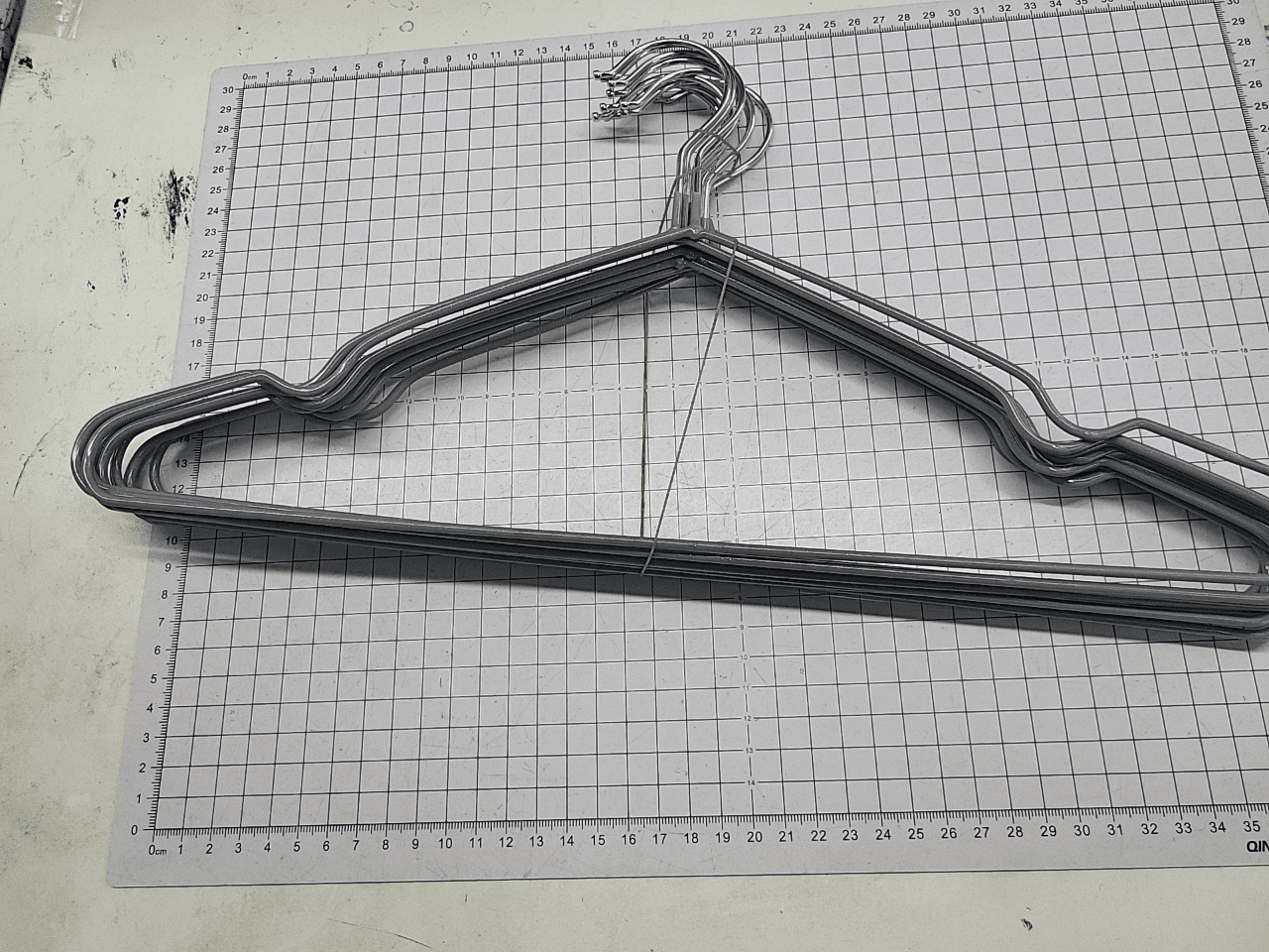 Clothes Hangers for Home and Dormitory, Non-Slip, No Shoulder Marks, Adult and Student, Anti-Slip Balcony, Thickened and Enlarged