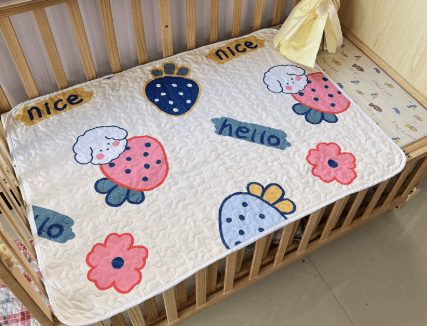 Portable Hygiene Seat Cover for Skirts – Foldable Cute Cushion for Cinema & Outdoor Use