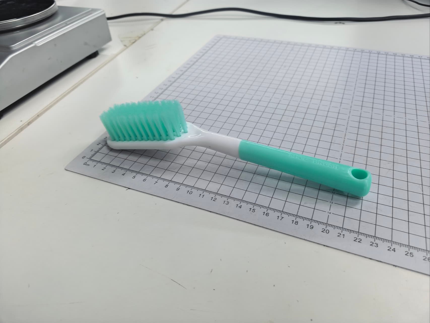 Long-handled shoe brush, stiff bristle, durable, no shedding, extended length, for washing shoes and laundry