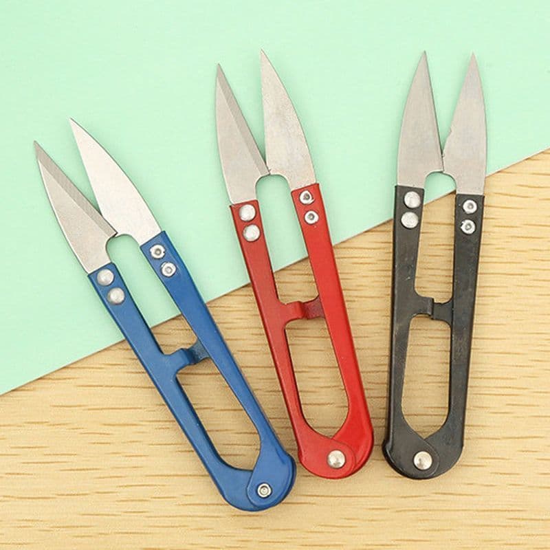 Yarn snip scissors, spring-loaded carbon steel U-shaped thread cutter for sewing, tailoring, cross-stitch and home use