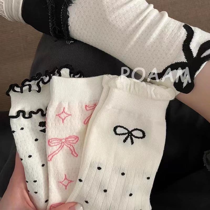 Ballet-style girls' mid-calf socks with ruffled trim and bow, lightweight summer