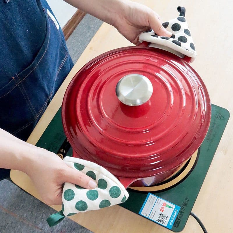 Cute triangle anti-scald lid knob cover for microwave, kitchen, oven, handle, casserole, enamel ear cover, heat-insulating glove