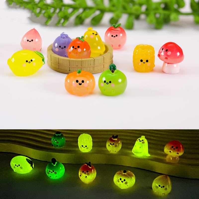 Miniature resin glow-in-the-dark fruit ornaments - lychee and strawberry, cute craft figurines and food play mini decorations