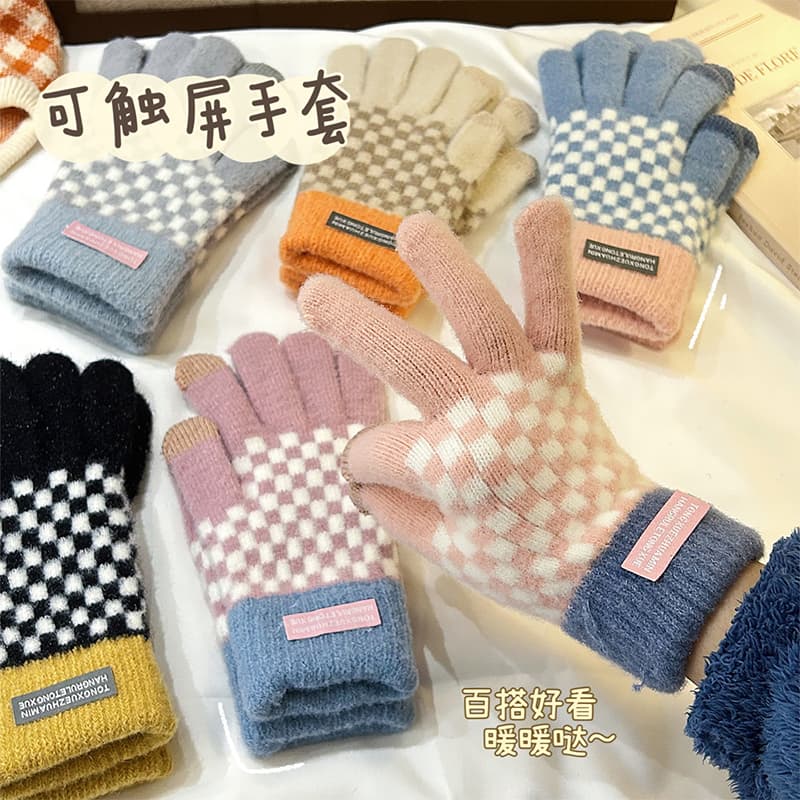 Women's Knitted Gloves with Colour Blocking, Plaid Pattern, Winter 2024