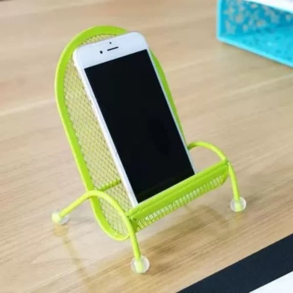 Creative chair-shaped metal phone stand for desk