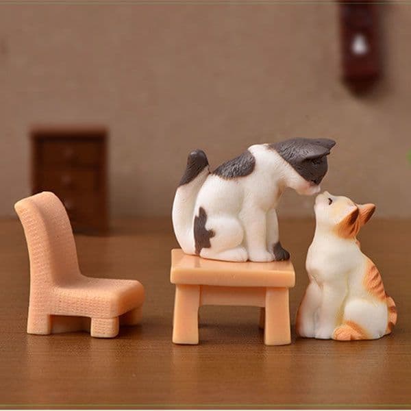 Lifelike cute cat miniature tabletop decoration figurine for terrariums and succulent planters