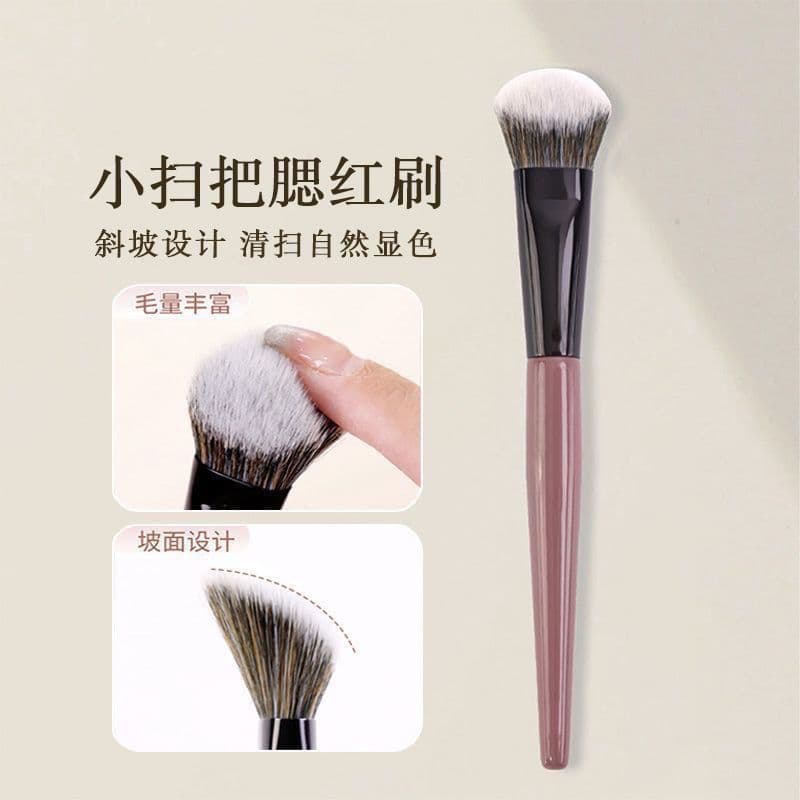 Small broom blush brush angled blush cream liquid brush slanted foundation brush contour cream setting facial makeup brush
