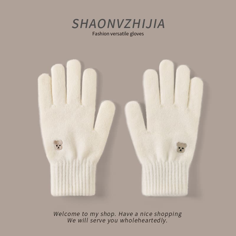 Cute Bear Knitted Gloves Women Winter 2025 New Student Knitted Warm Windproof Cycling Touch Screen