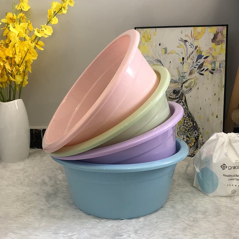 Thickened durable plastic basin for children's foot and face washing, deep, simple solid colour, large size for home use, also for washing vegetables